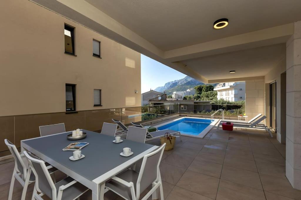 Apartman Delux With Private Pool - Makarska Exklusiv Тучепи Экстерьер фото
