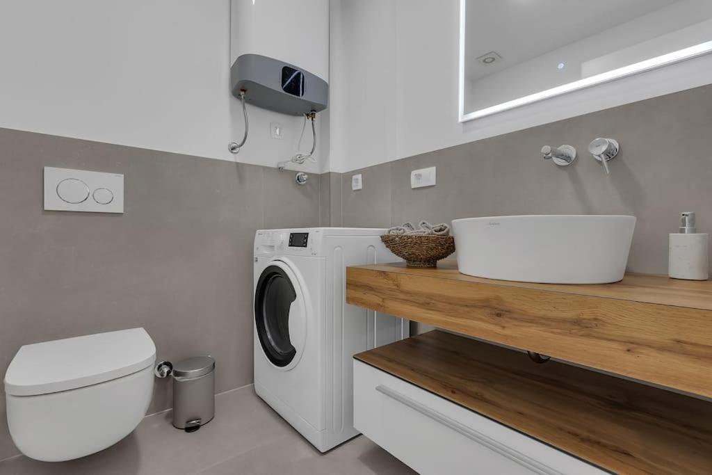 Apartman Delux With Private Pool - Makarska Exklusiv Тучепи Экстерьер фото