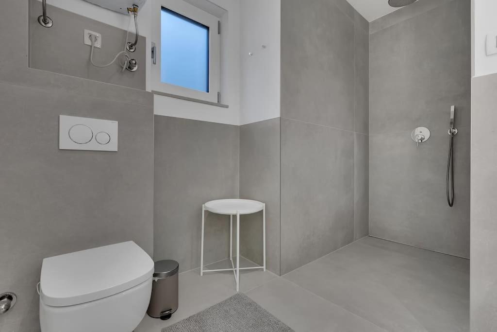 Apartman Delux With Private Pool - Makarska Exklusiv Тучепи Экстерьер фото
