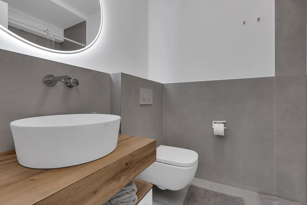 Apartman Delux With Private Pool - Makarska Exklusiv Тучепи Экстерьер фото
